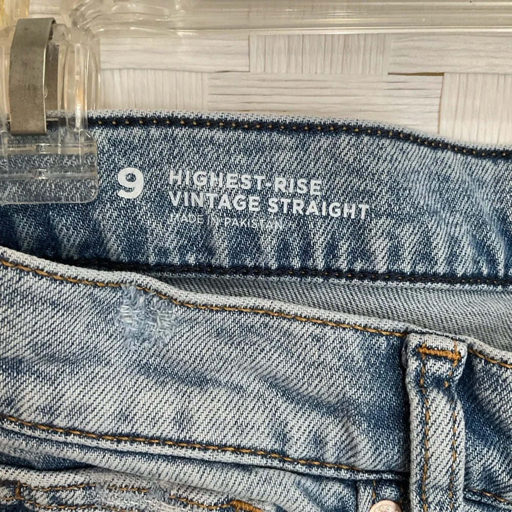 Arizona  Juniors size 9 Distressed Vintage Waist Blue Jeans - Picture 4 of 5